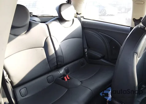 2011 Mini Cooper z USA, uszkodzony, nr VIN WMWSU3C56BT097967